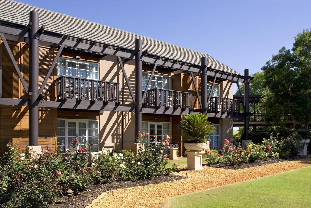 Novotel Vines Resort Swan Valley The Vines Exterior foto